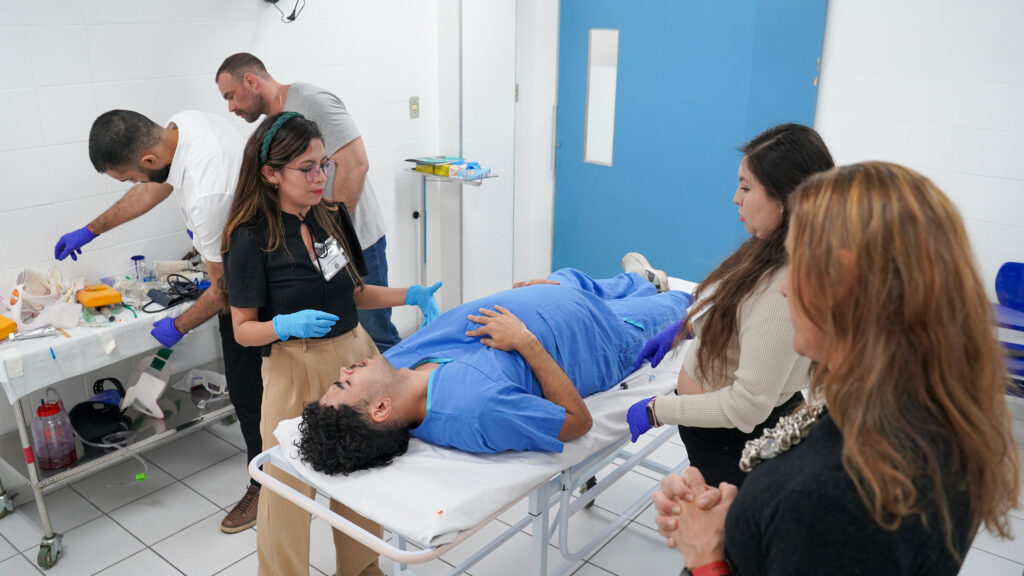 Alunos_durante_Curso_ATLS_11